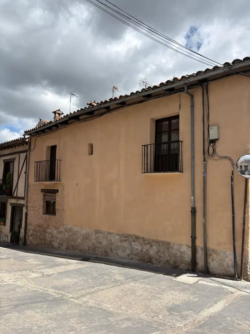 Vista exterior de Casa adosada en venda en Simancas amb Calefacció, Jardí privat i Parquet