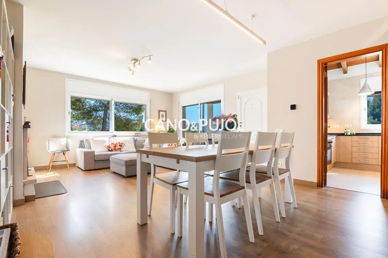 Comedor de Casa o chalet en venta en Corbera de Llobregat con Calefacción, Terraza y Trastero
