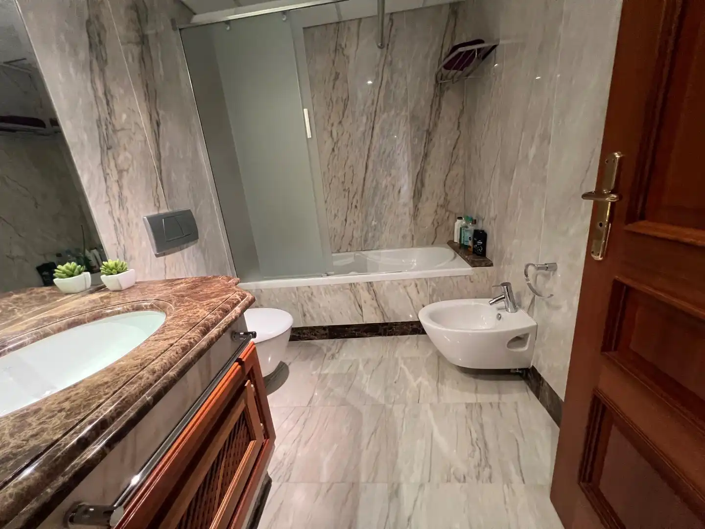 Bathroom of Flat for sale in Estepona  with Air Conditioner, Private garden and Terrace