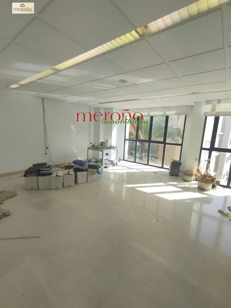 Office space with lift for sale in Elche ciudad