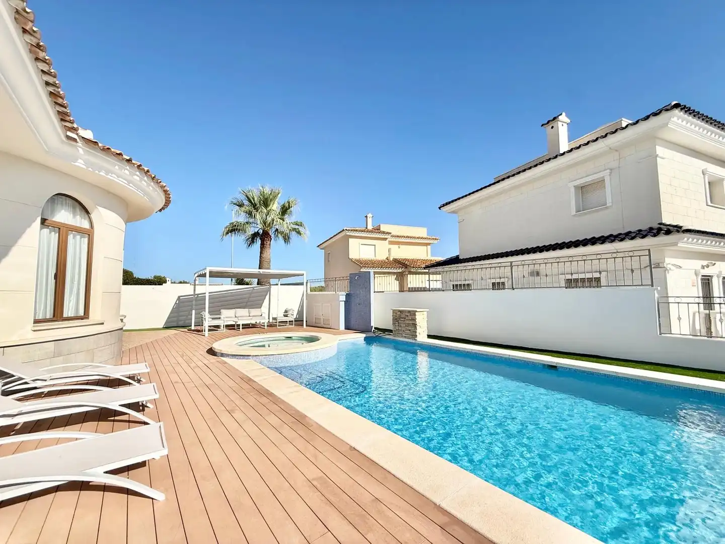 Chalet con piscina en alquiler en Ciudad Quesada, imagen 2