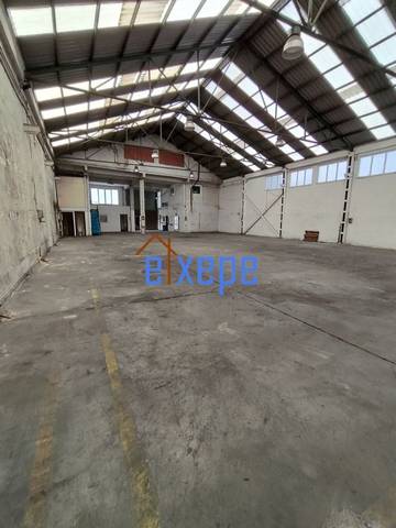 Nave industrial en Alquiler en Ribera de Axpe Etorbidea en Erandio