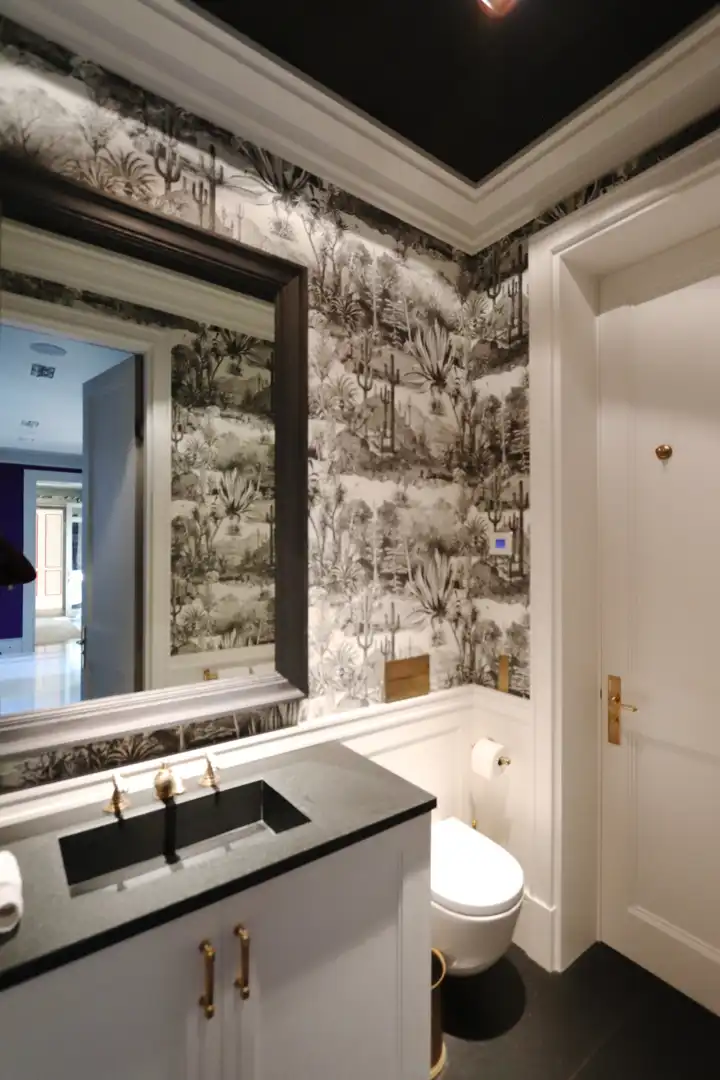 Bathroom of Flat for sale in Madrid  with Air Conditioner, Heating and Storage room