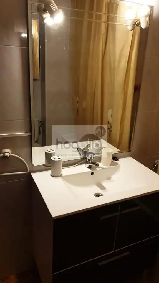 Badezimmer von Wohnung zur Miete in Sevilla mit Klimaanlage und Möbliert