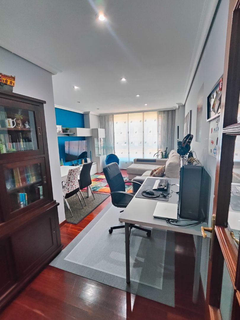 Living room of Flat for sale in Vigo   with Heating, Parquet flooring and Storage room