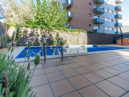 Piscina de Pis en venda en Salt amb Aire condicionat, Piscina i Balcó