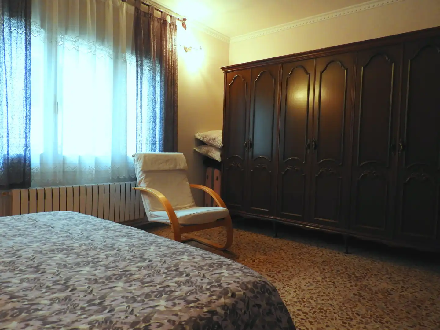 Schlafzimmer von Haus oder Chalet zum Verkauf in Castellar del Vallès mit Klimaanlage, Heizung und Privatgarten