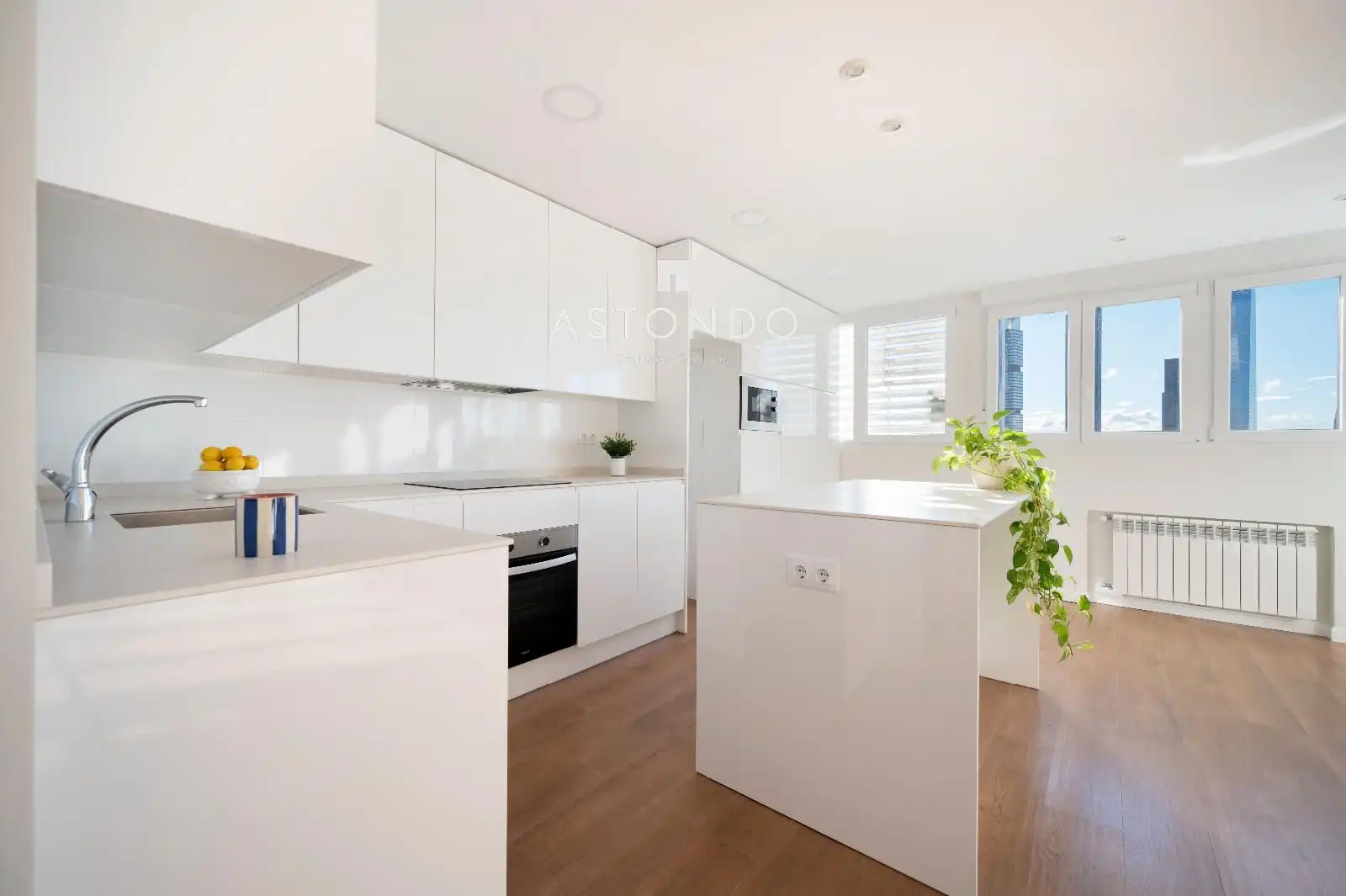 Cocina de Piso de alquiler en Madrid con Aire acondicionado, Calefacción y Piscina