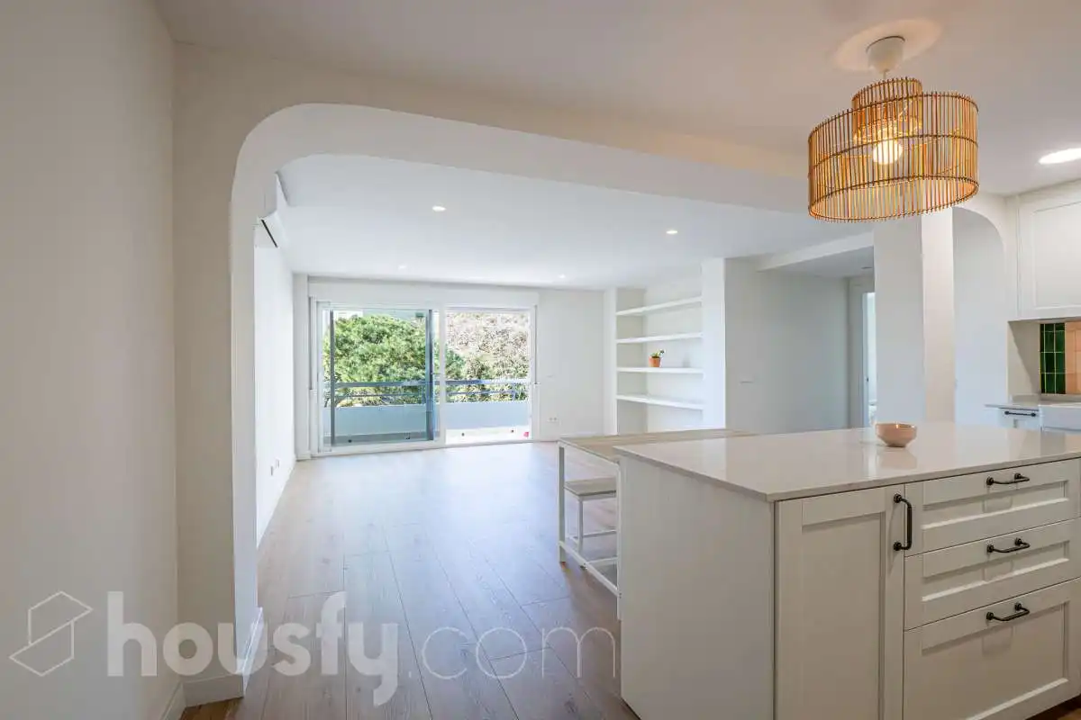 Außenansicht von Wohnung zur Miete in Marbella mit Klimaanlage, Parkett und Balkon