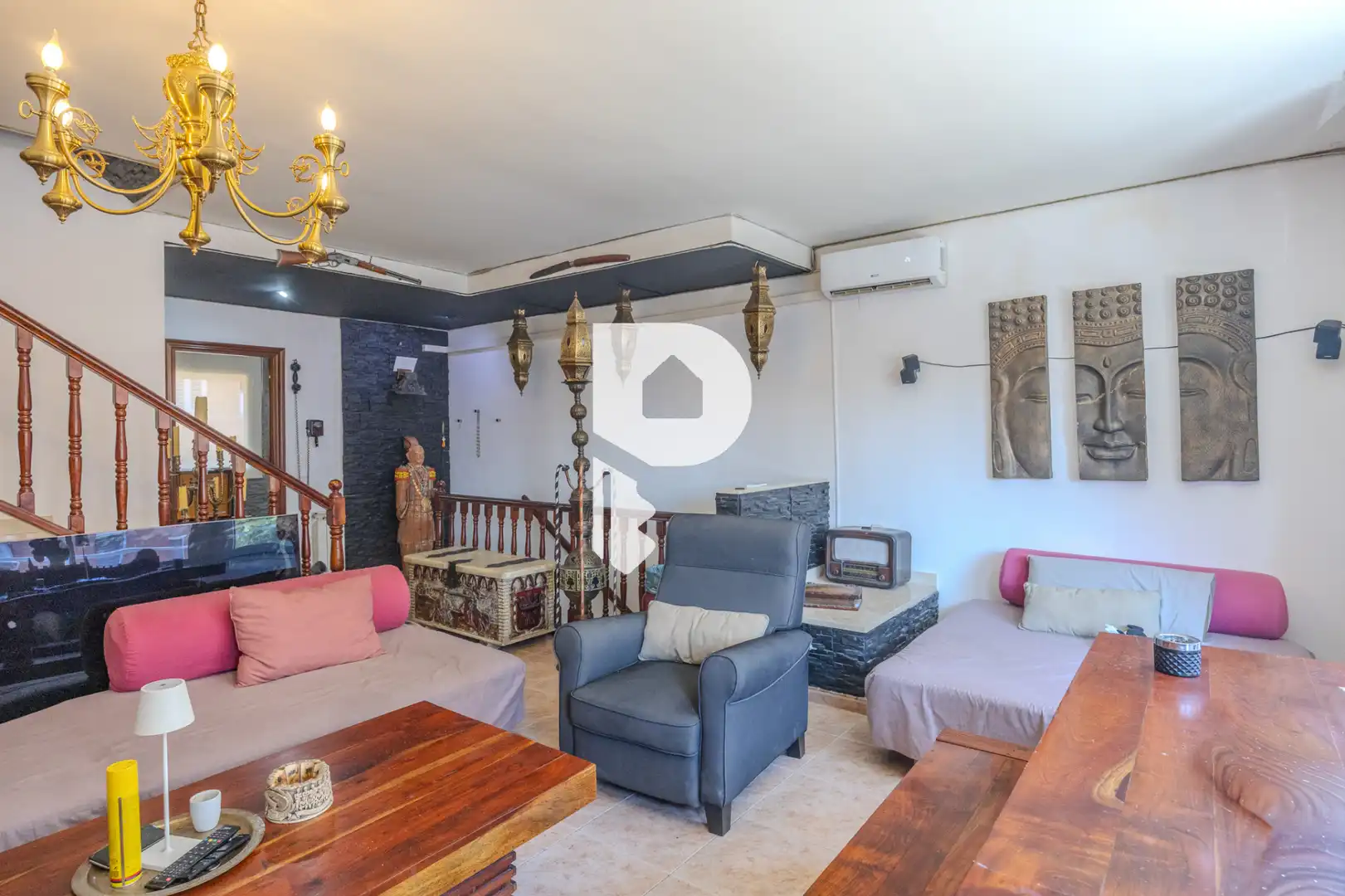 Sala de estar de Casa adosada en venta en Sant Vicenç Dels Horts con Aire acondicionado, Calefacción y Terraza