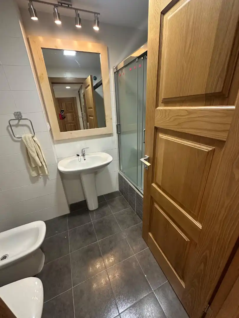 Badezimmer von Dachboden zum Verkauf in Cenicero mit Heizung und Terrasse