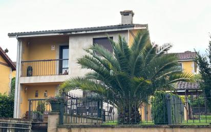 Exterior view of Single-family semi-detached for sale in Santillana del Mar  with Heating, Private garden and Parquet flooring