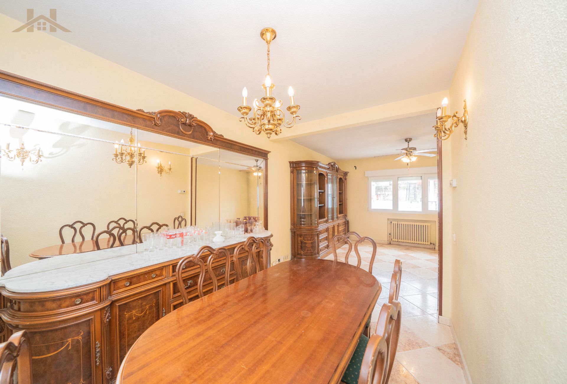 Menjador de Casa adosada en venda en El Escorial amb Calefacció, Terrassa i Moblat