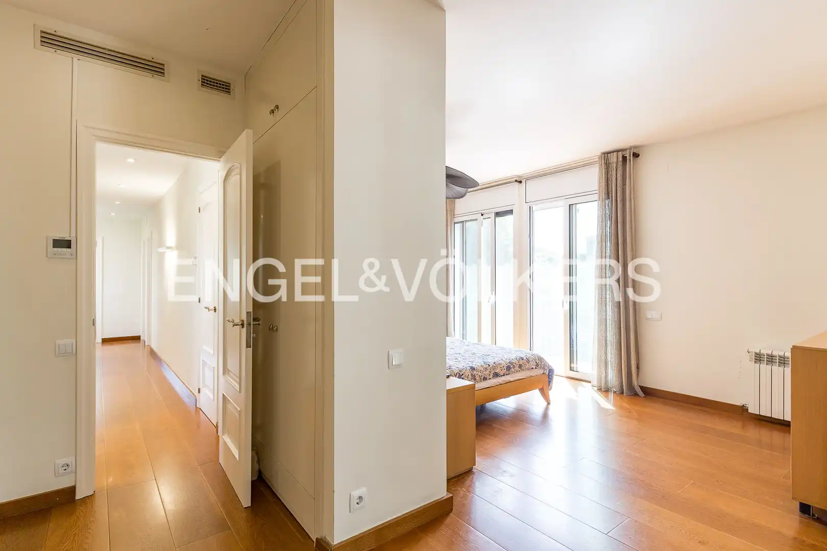 Bedroom of Country homes for sale in Vilanova i la Geltrú  with Air Conditioner, Heating and Private garden