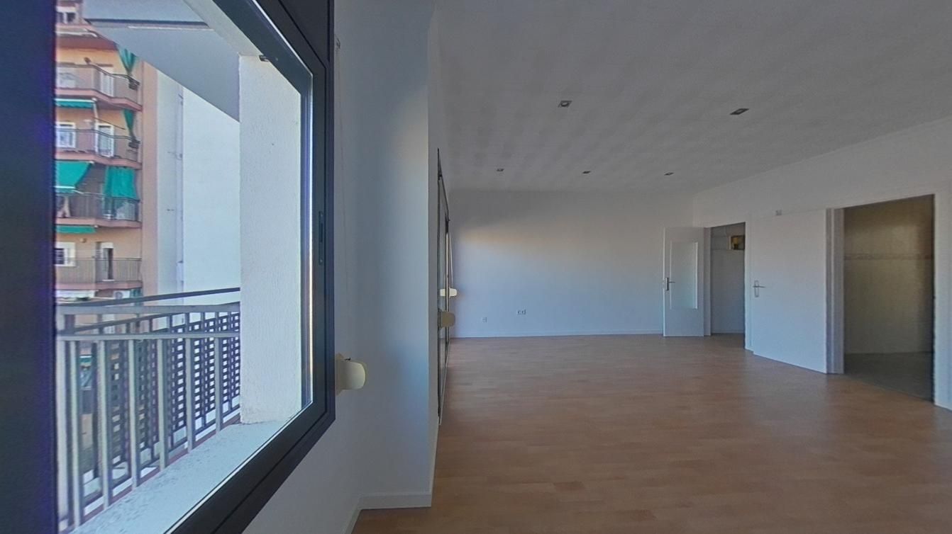 Flat for sale in Sabadell  with Parquet flooring