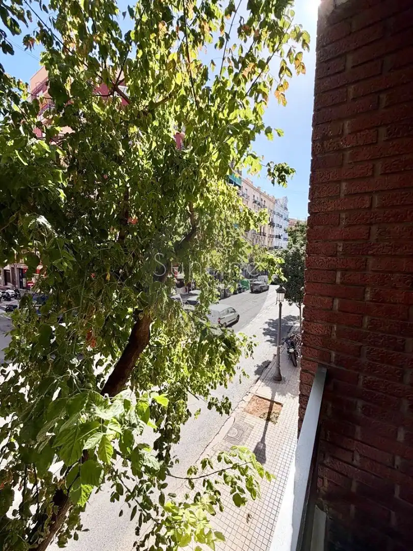Vista exterior de Pis de lloguer en Valencia amb Aire condicionat, Terrassa i Moblat
