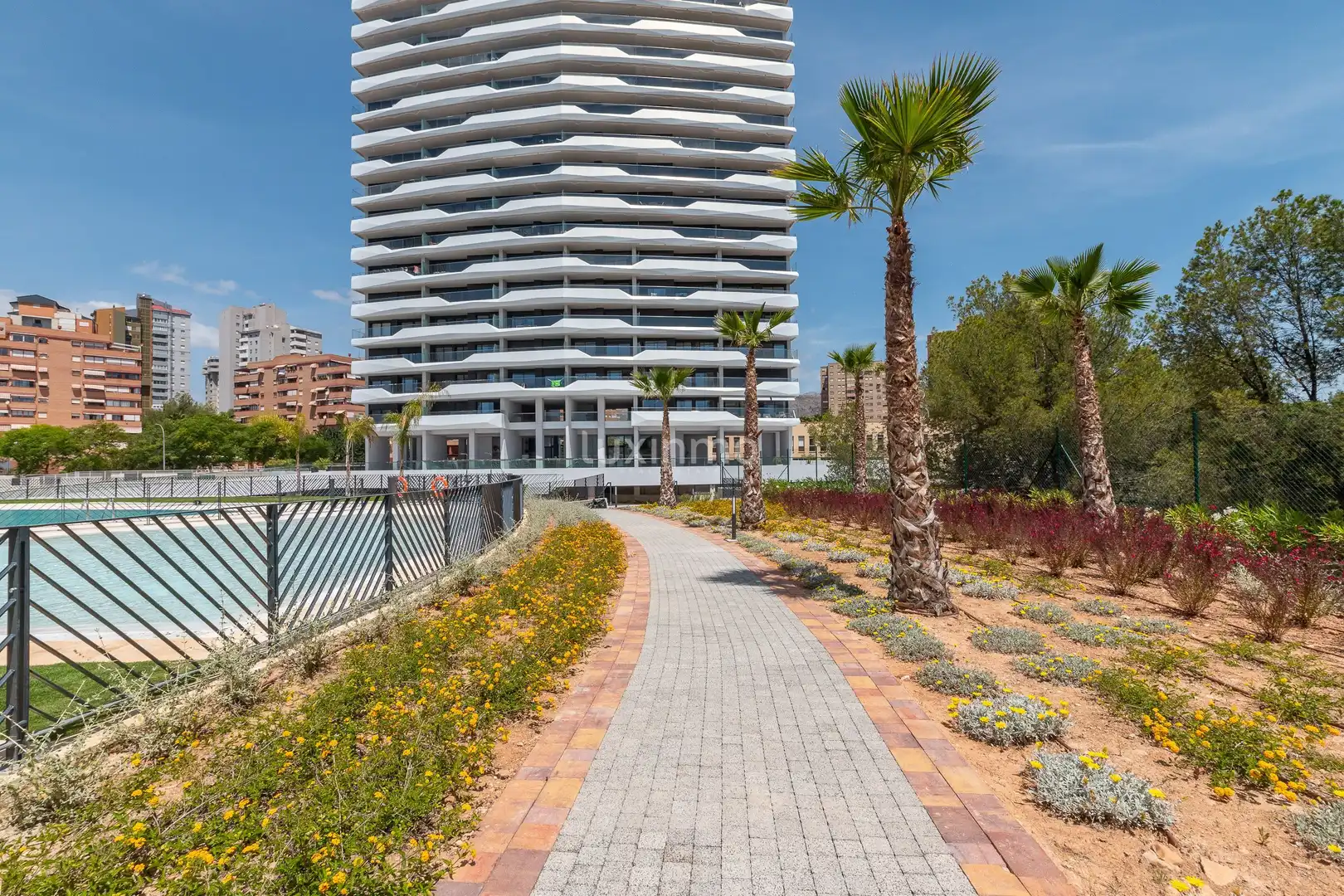 Exterior view of Flat for sale in Benidorm  with Air Conditioner, Heating and Private garden