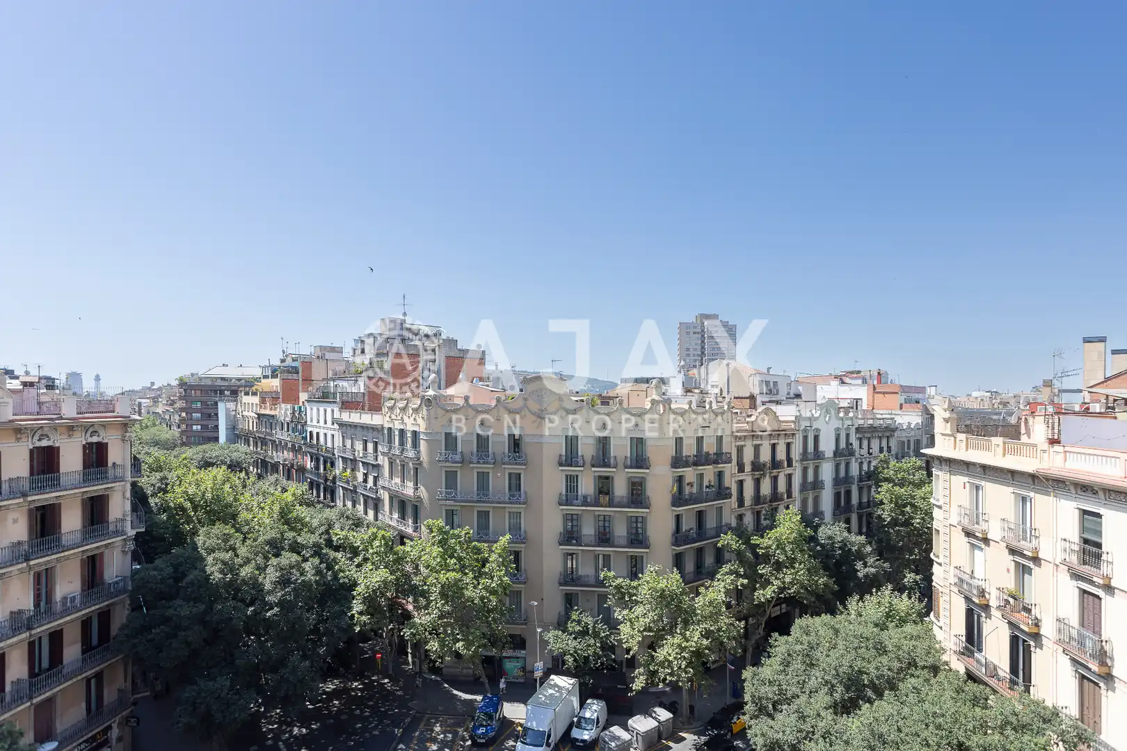 Vista exterior de Pis en venda en Barcelona amb Aire condicionat, Calefacció i Parquet