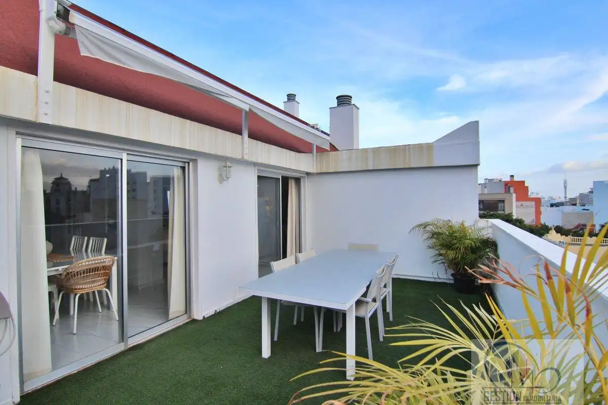 Terraza de Ático en venta en Santa Cruz de Tenerife con Trastero, Amueblado y Alarma