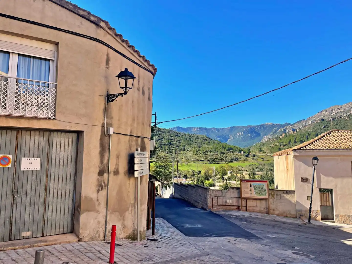 Exterior view of Houses for sale in Paüls