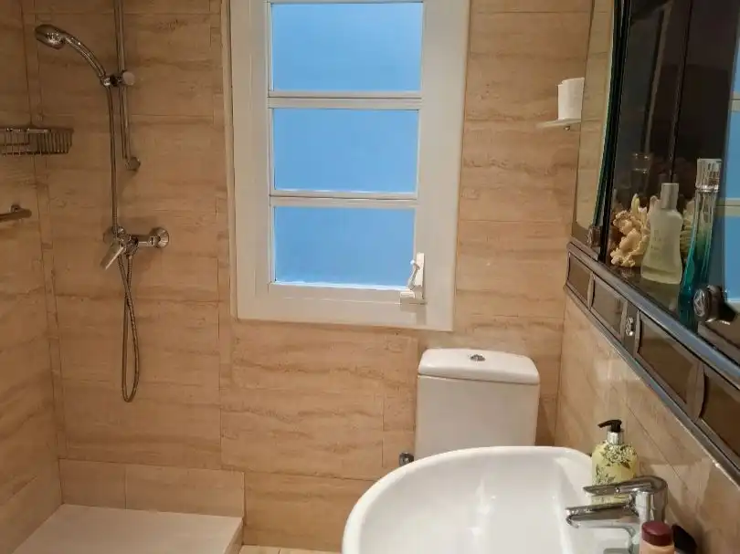 Badezimmer von Wohnung zum Verkauf in  Barcelona Capital mit Klimaanlage und Balkon
