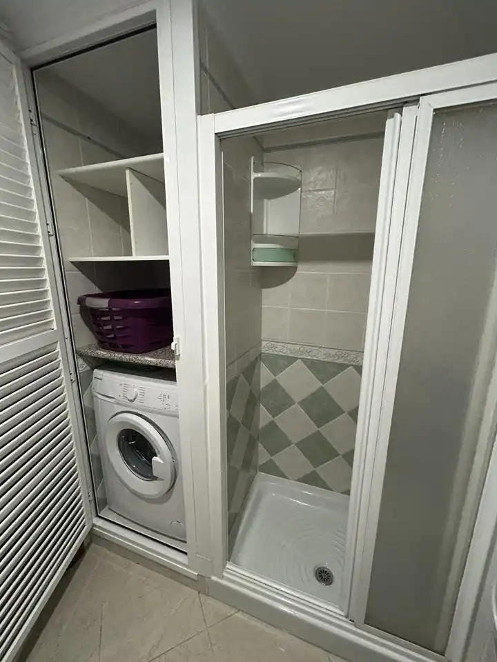 Baño de Piso de alquiler en Málaga con Aire acondicionado, Calefacción y Terraza