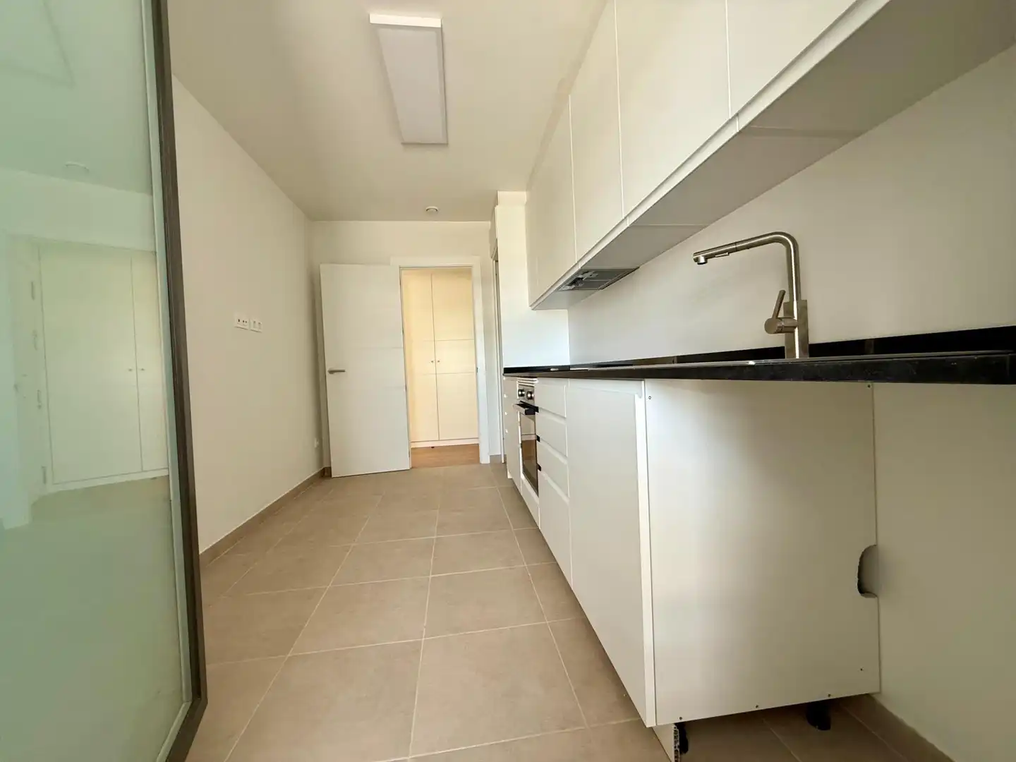 Küche von Wohnung zur Miete in Sevilla mit Klimaanlage, Heizung und Privatgarten