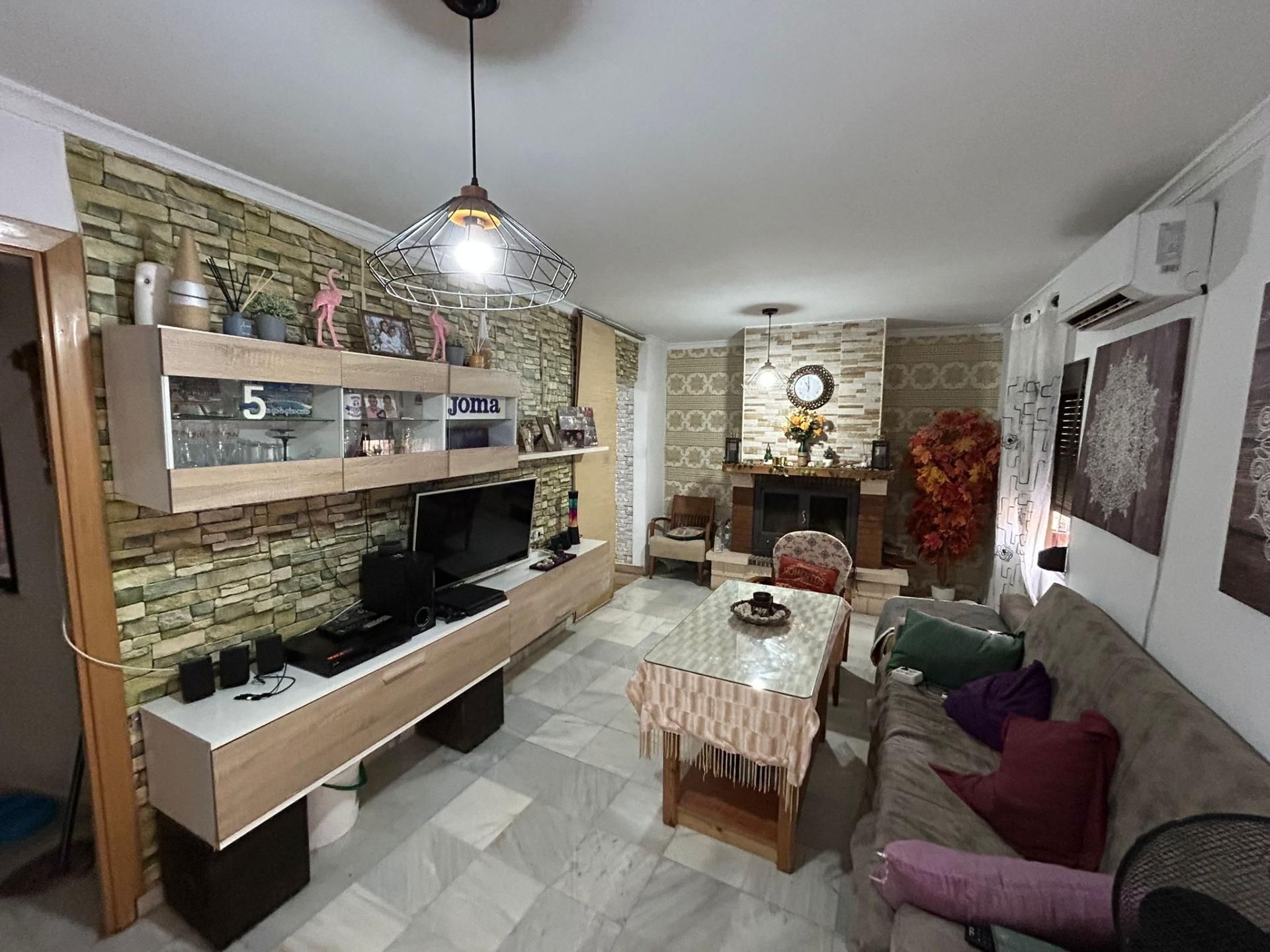 Sala d'estar de Pis en venda en Mairena del Alcor amb Terrassa