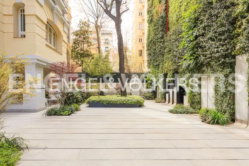 Terraza de Piso de alquiler en Madrid con Aire acondicionado, Calefacción y Jardín privado