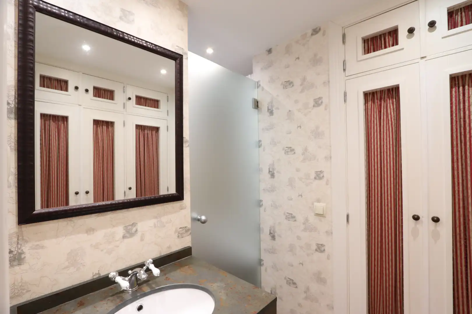 Baño de Piso de alquiler en Madrid con Aire acondicionado, Calefacción y Parquet