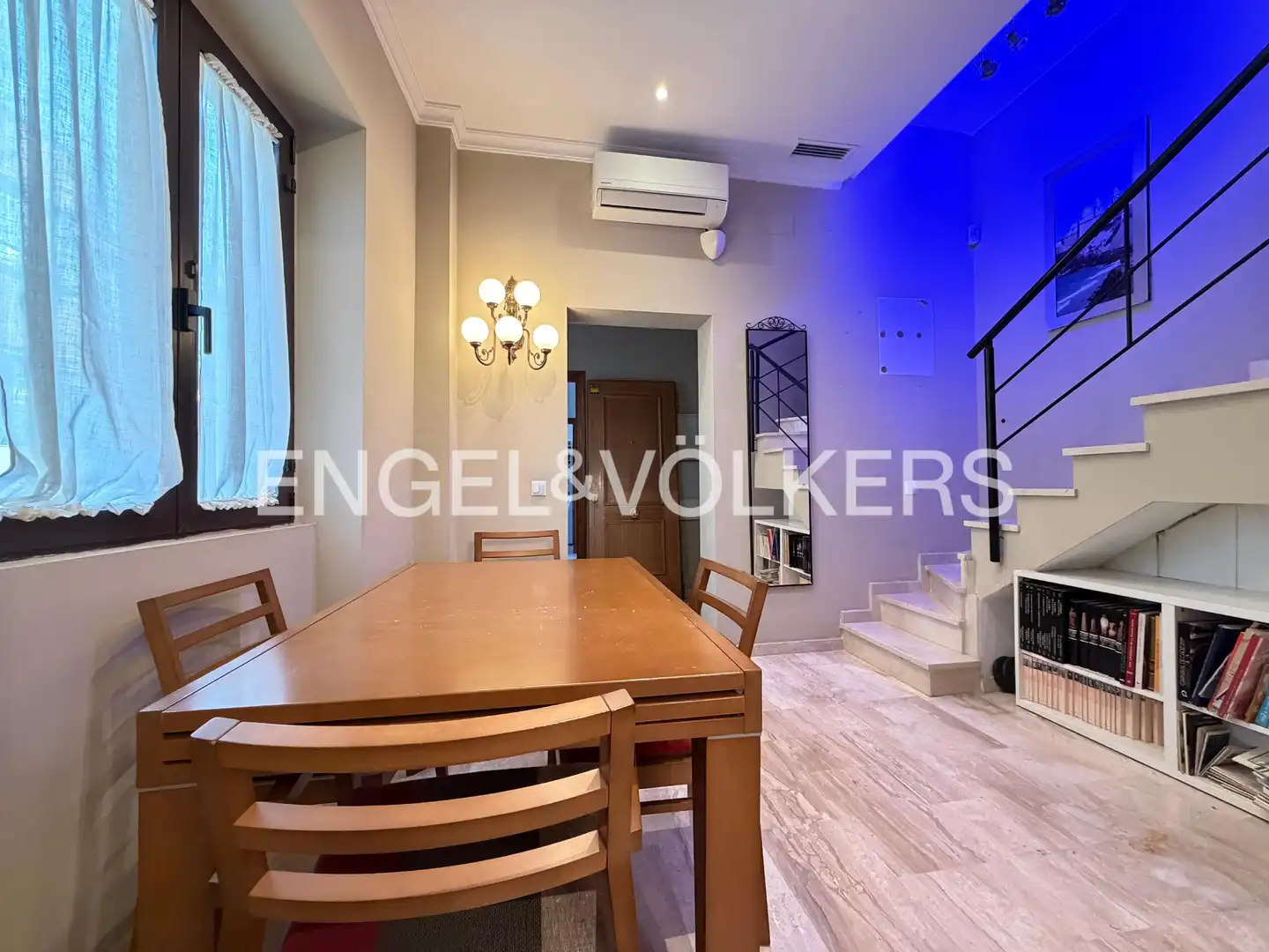 Dining room of Attic for sale in Sevilla  with Air Conditioner, Heating and Terrace