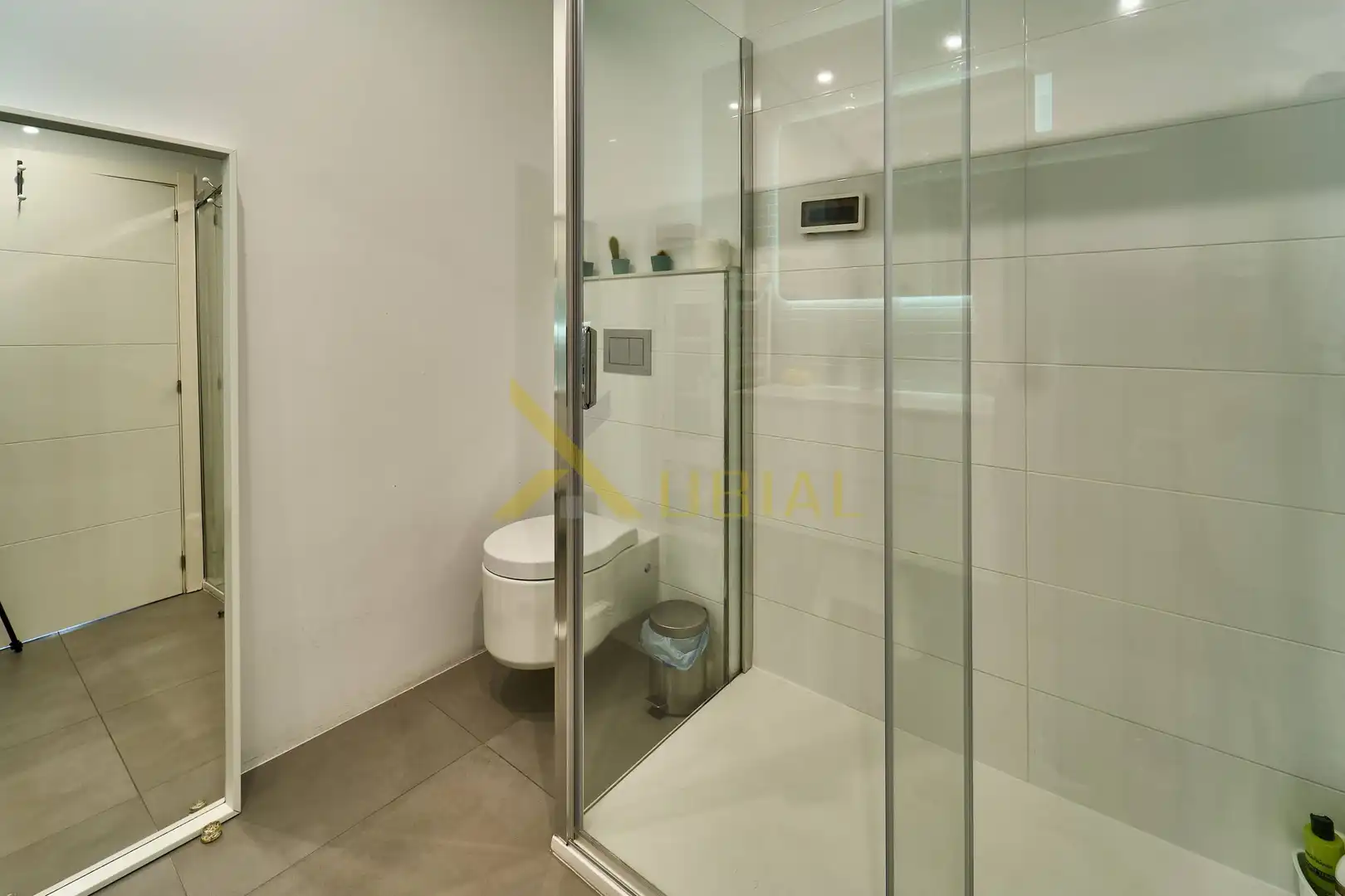 Bathroom of Flat for sale in A Coruña Capital   with Storage room, Furnished and Balcony