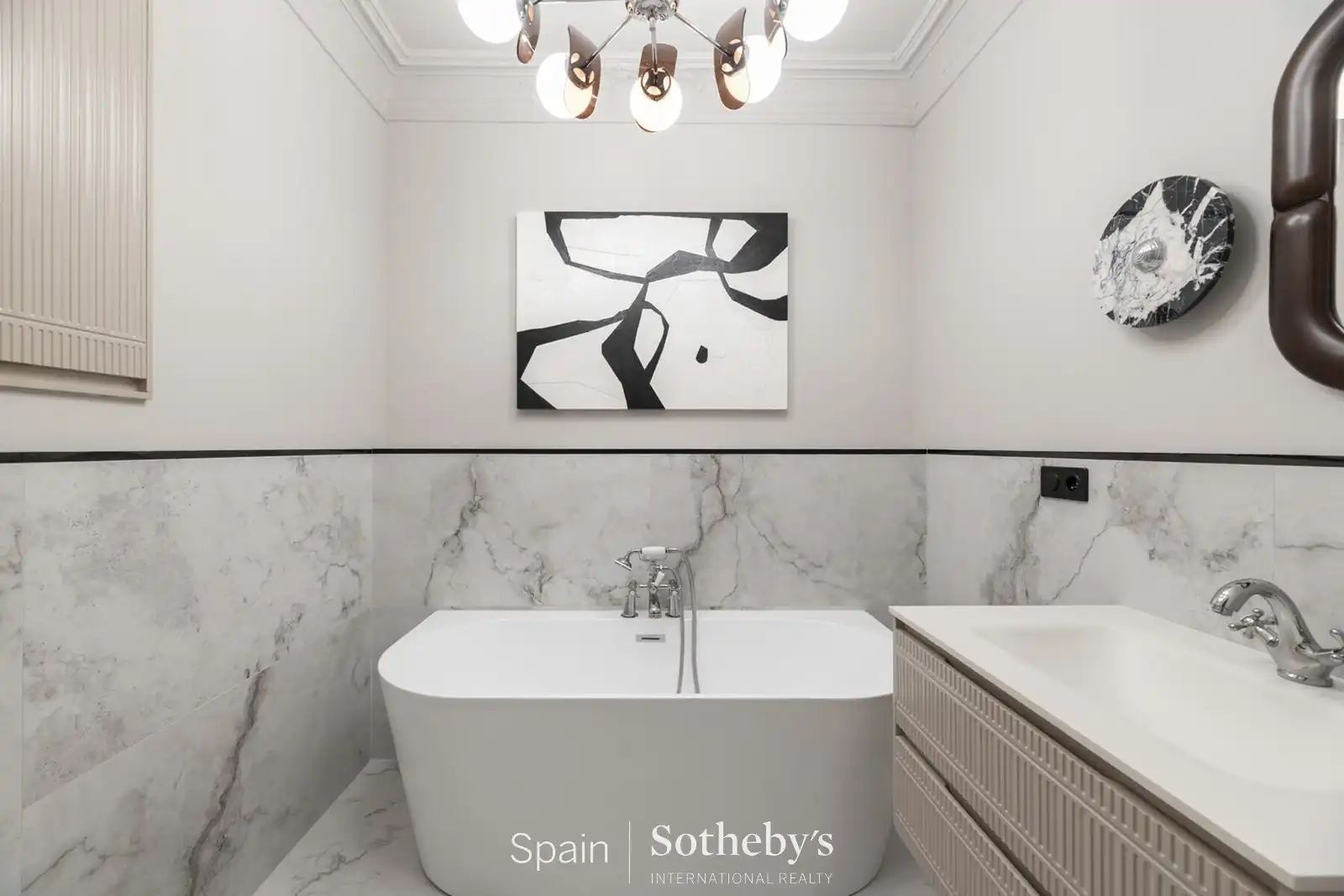 Bany de Apartament en venda en Barcelona amb Aire condicionat