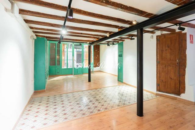 Local comercial en Alquiler en Vila de Gràcia