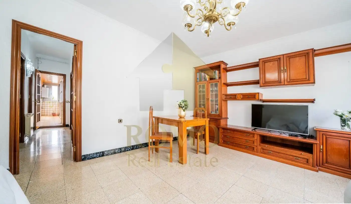 Vista exterior de Edificio en venta en Santa Perpètua de Mogoda