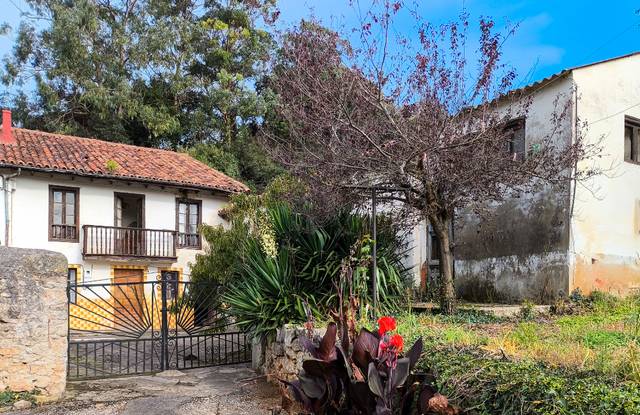 Casa adosada en Venta en Barrio Bárcena en Alfoz de Lloredo