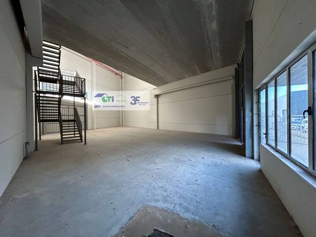 Nave industrial en Venta en PARQUE EMPRESARIAL MIRAFLORES en Cartuja Baja