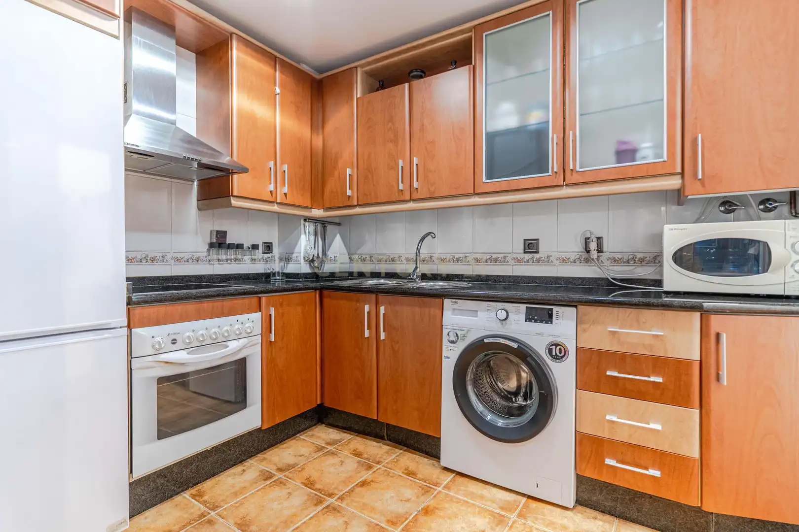 Kitchen of Flat for sale in Atarfe  with Storage room and Balcony