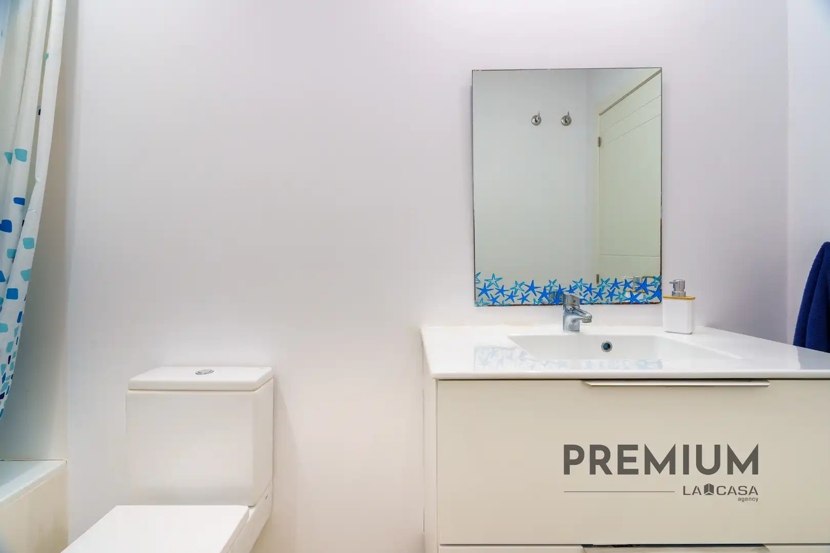 Bathroom of Houses for sale in Castelldefels  with Heating, Storage room and Swimming Pool