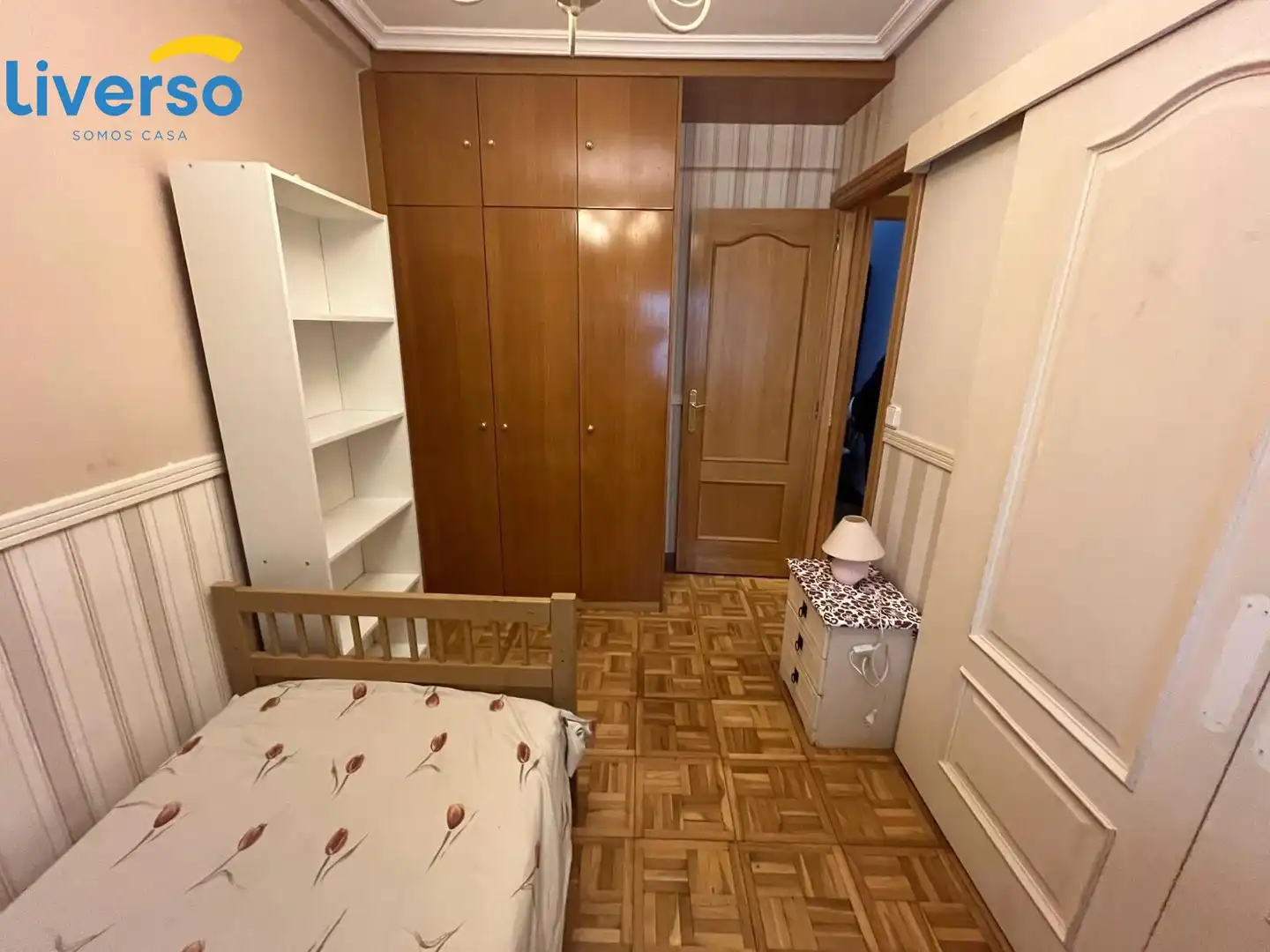Habitación de Piso de alquiler en Burgos con Calefacción, Terraza y Amueblado