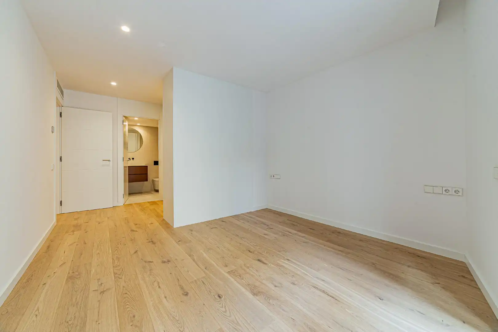 Bedroom of Duplexes for sale in Barcelona  with Air Conditioner, Heating and Private garden