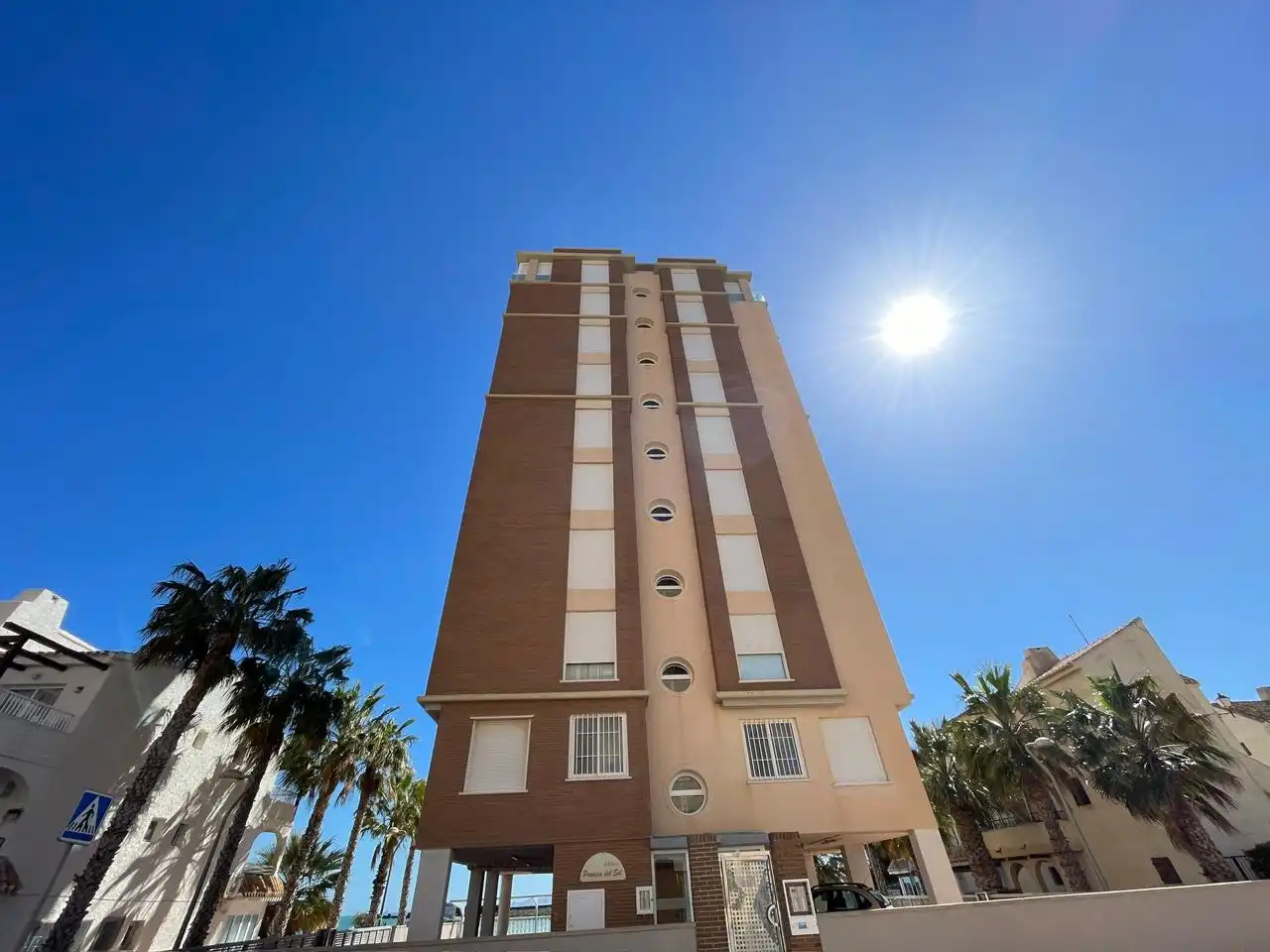 Außenansicht von Wohnungen zum Verkauf in La Manga del Mar Menor mit Heizung, Parkett und Terrasse