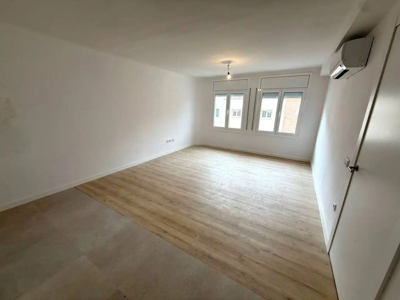 Piso en venta en El Poble Sec, imagen 2