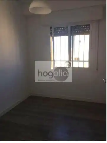Bedroom of Flat for rent in Sevilla  with Air Conditioner, Terrace and Storage room