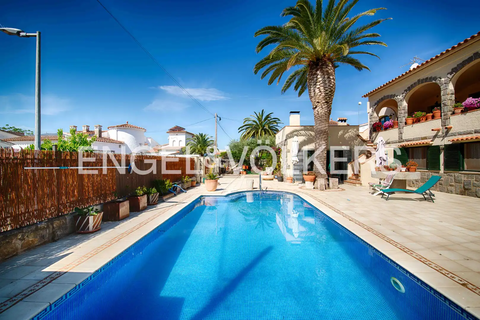 House with terrace for sale in Carrer Requesens, imagen 2