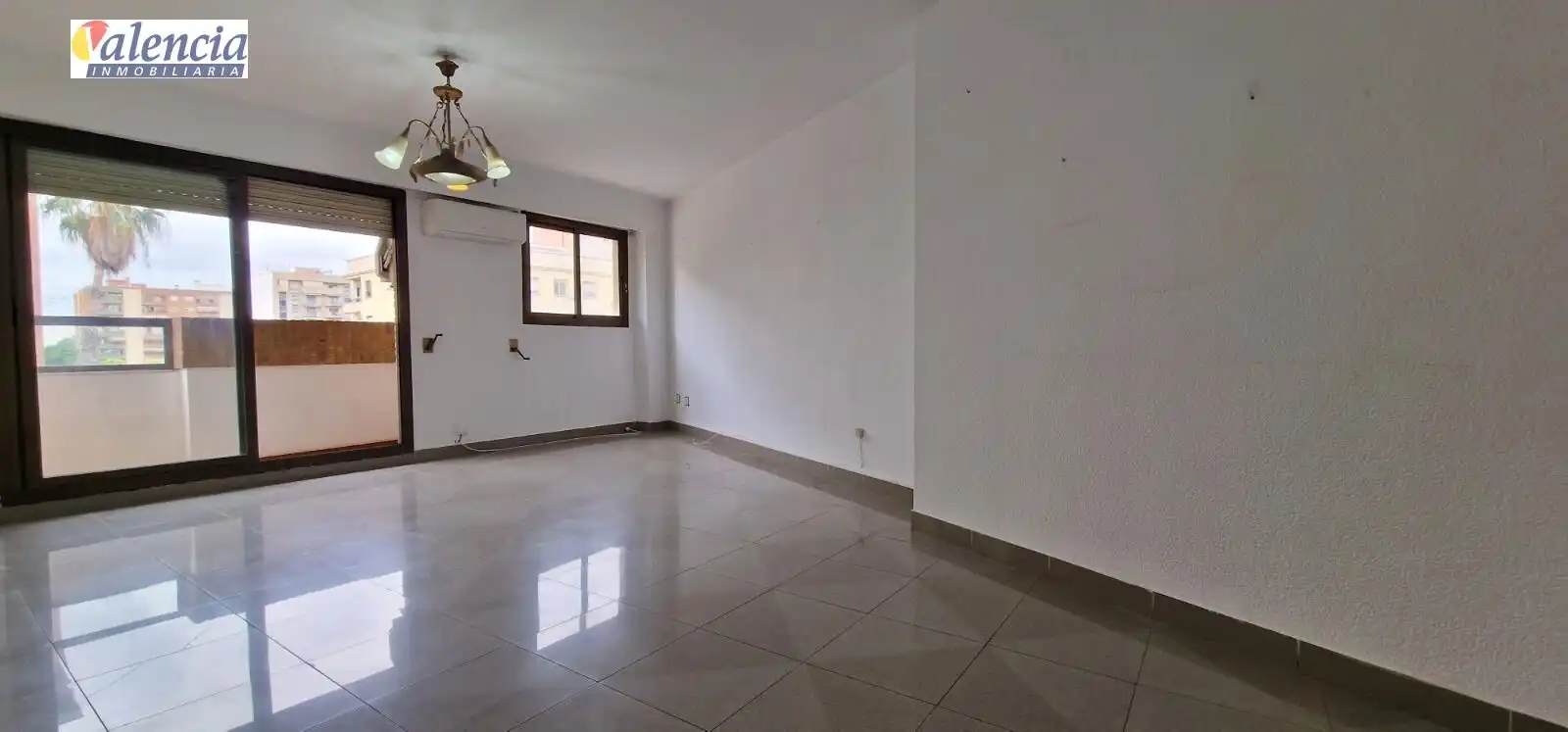 Living room of Flat for sale in Valencia  with Balcony