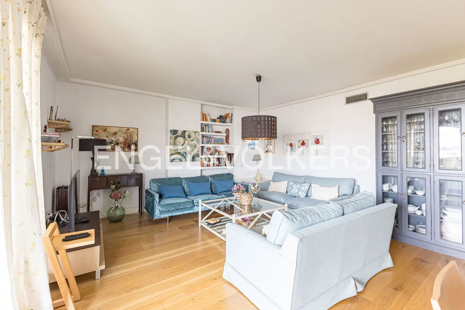 Sala d'estar de Àtic en venda en Madrid amb Aire condicionat, Calefacció i Terrassa