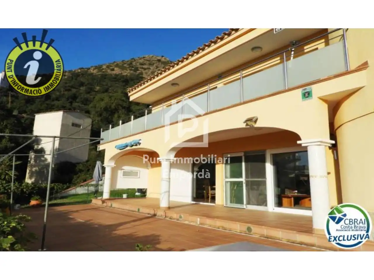 Vista exterior de Casa o xalet en venda en Roses amb Aire condicionat, Jardí privat i Terrassa