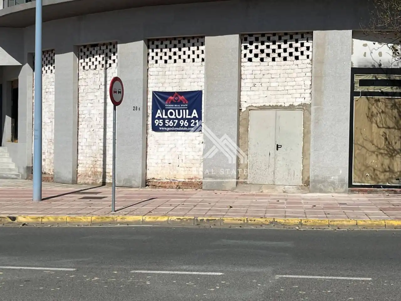 Exterior view of Commercial properties for rent in Dos Hermanas