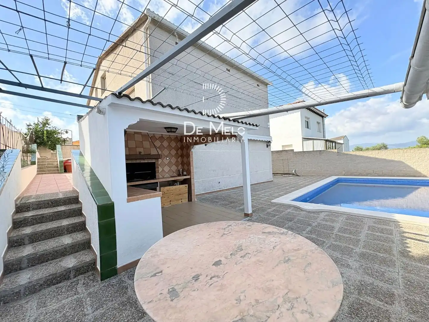 Vista exterior de Casa o xalet en venda en Bellvei amb Aire condicionat, Calefacció i Terrassa